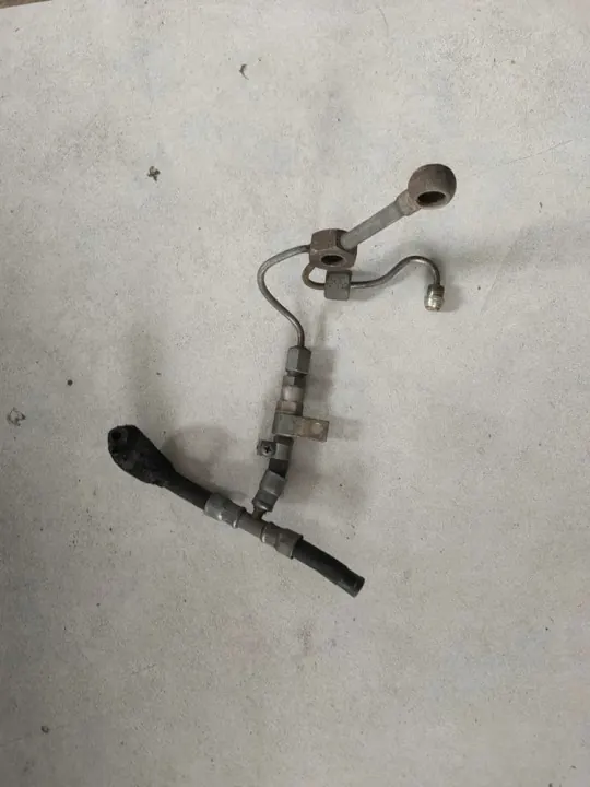 Polttoainejakoputki OEM RuRoP Mercedes 107:lle image 3