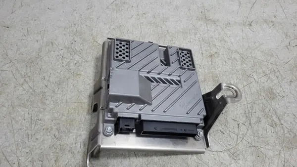 Mercedes Burmester Audio-förstärkare OEM A0009000518 image 2