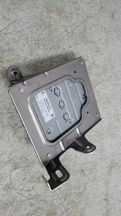 Mercedes Burmester Audio-förstärkare OEM A0009000518 image 3