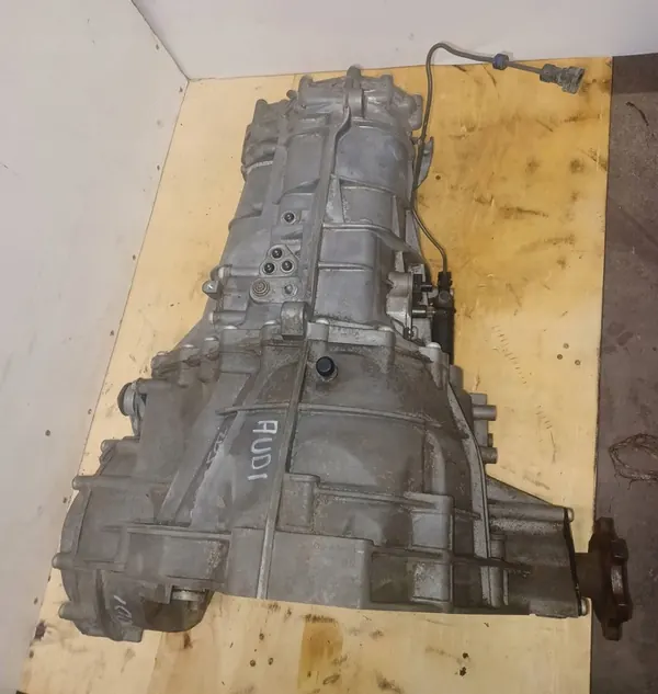 AUDI A5 8T 8F A4 S4 B8 Manuaalivaihteisto 8K0721257A image 2