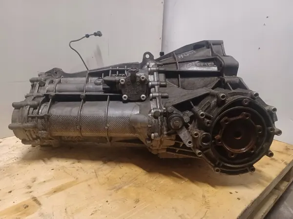 AUDI A5 8T 8F A4 S4 B8 Manuaalivaihteisto 8K0721257A image 3