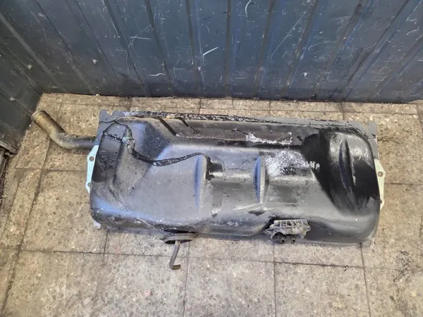 Brandstoftank OEM Zbiornik paliwa mercedes w123 sedan image 2