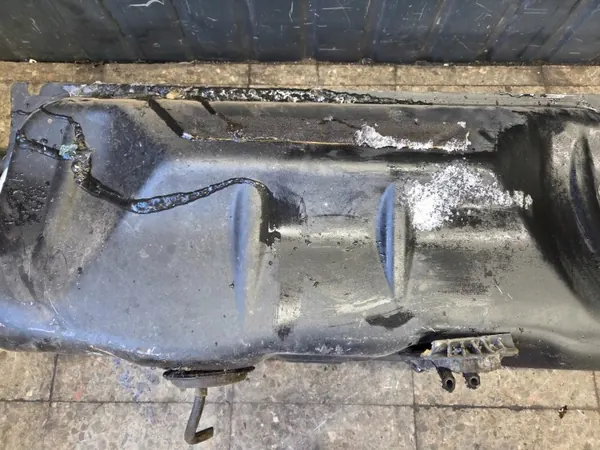 Brandstoftank OEM Zbiornik paliwa mercedes w123 sedan image 3