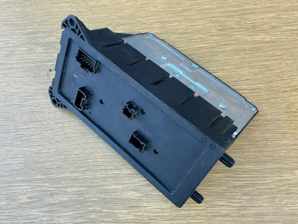 VW Crafter/Sprinter 906 zekeringkastmodule OEM A9069006203 image 3
