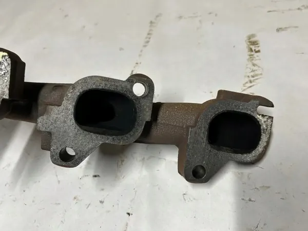 Pakoputken keräin OEM 53013849AF Dodge Chargerille image 10