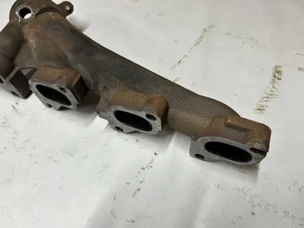 Pakoputken keräin OEM 53013849AF Dodge Chargerille image 8