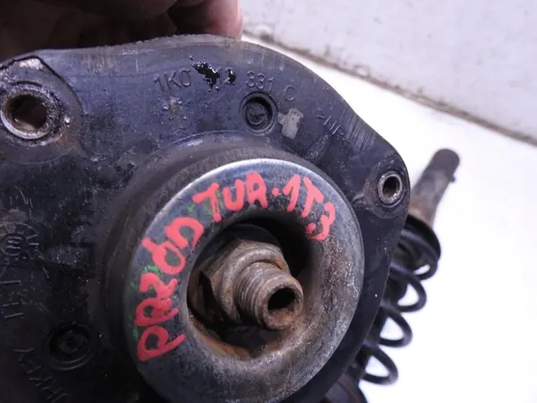 Vorderer Stoßdämpfer OEM 987654321 für VW Touran image 3