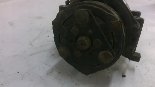 Compressore aria condizionata Suzuki Swift MK6 95200-62JA0 image 2