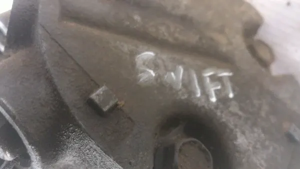 Compressore aria condizionata Suzuki Swift MK6 95200-62JA0 image 5