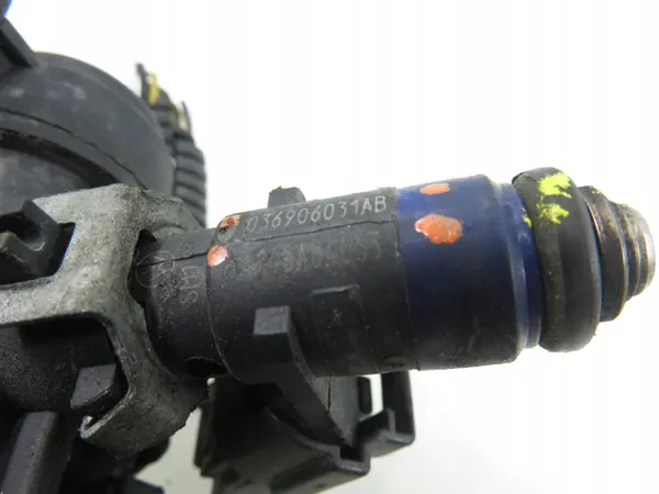 Carril de inyección OEM 036906031AB para Seat Ibiza III 1.4 16V image 9