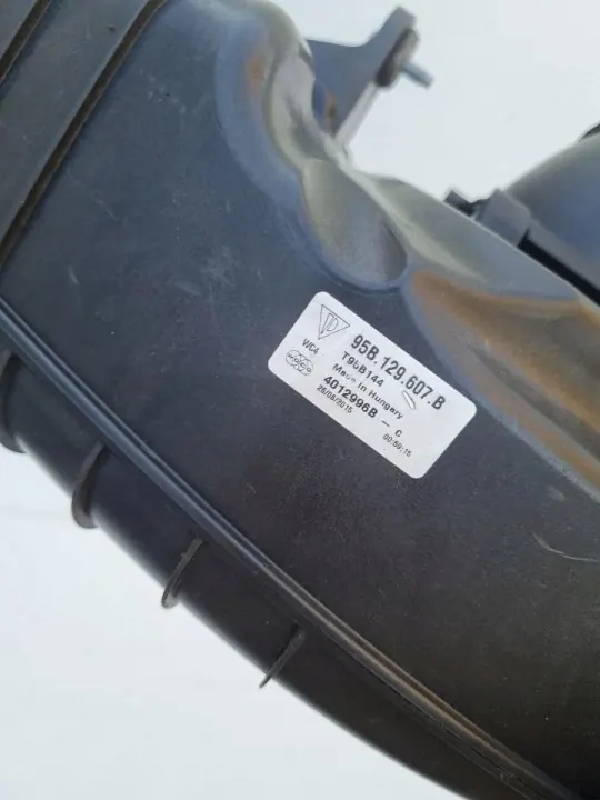 Ilmansuodatin Kotelo OEM 95B129607B Porsche Macanille image 10