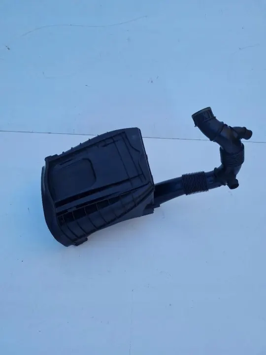 Ilmansuodatin Kotelo OEM 95B129607B Porsche Macanille image 4