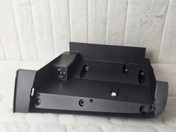 OEM 685206FP2A Passagerarhandskfackslock Nissan X-Trail image 2