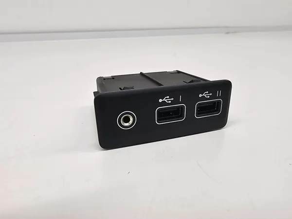 Alpine A110 AUX-Buchse OEM 284H36832R image 2