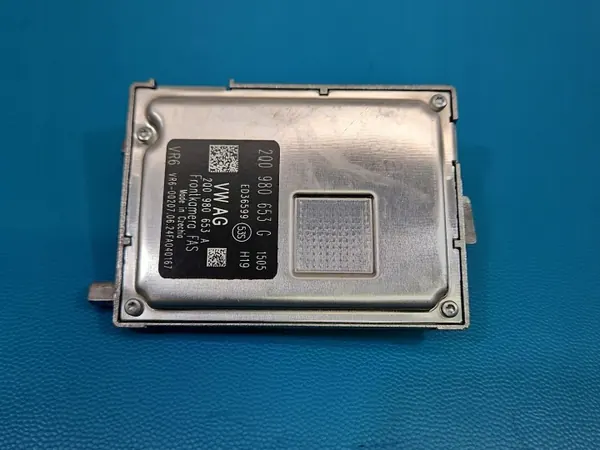 Skoda Etututkakamera OEM 2Q0980653G Käytetty image 4