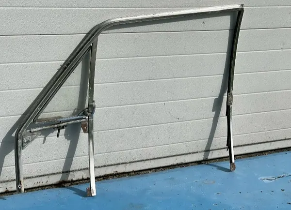Cadre de vitre droite OEM 496 pour Opel Commodore image 4