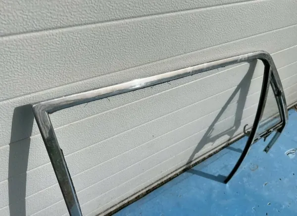 Cadre de vitre droite OEM 496 pour Opel Commodore image 6