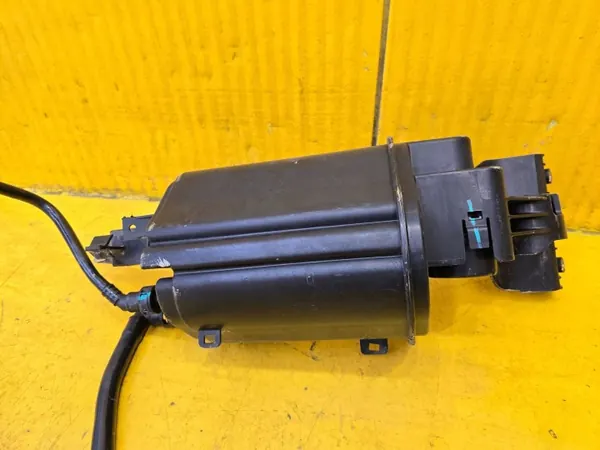 Lynk & Co 01 koolstoffilter OEM 8889008160 - Gebruikt image 6