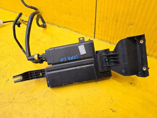 Lynk & Co 01 koolstoffilter OEM 8889008160 - Gebruikt image 7