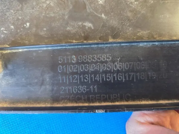 Front-Kennzeichenhalter OEM QUA11489 für BMW X1 U11 image 3