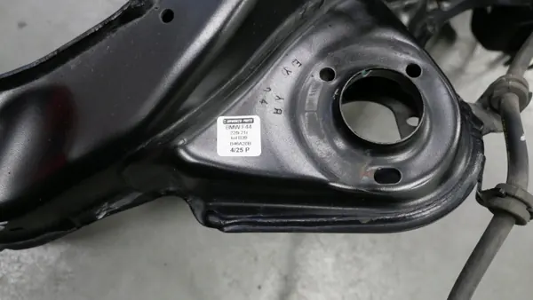 BMW OE 6898964 BP2 Hinterachse Rechts Nabe image 4