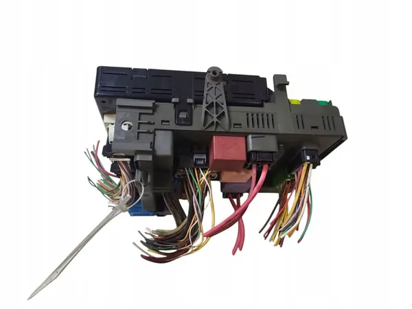 Caixa de fusíveis RENAULT LAGUNA II 1.9L Diesel 8200482048 image 3