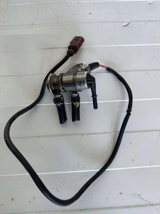 Injecteur AdBlue Audi OEM 04L131113S pour 2.0 TDI image 2