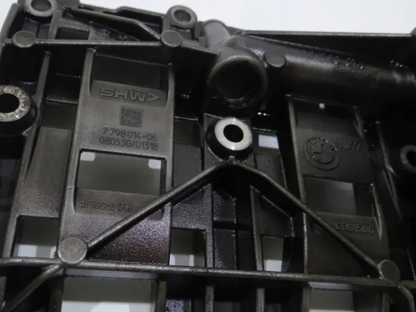 Tobera de Aceite BMW N47 OEM 7798014 - Usado image 5