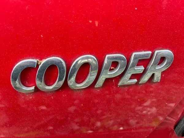 BMW MINI COOPER Emblema Porta-malas OEM 51142754747 image 2