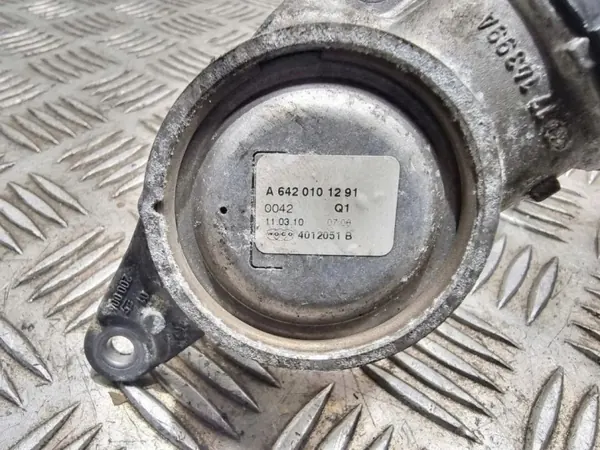 Mercedes-Benz Avluftningsslang OEM A6420101291 - Begagnad image 6