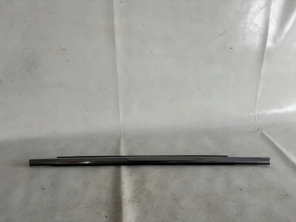 Schraapdichting met sierlijst OEM 8V5853764C2ZZ image 2