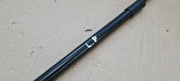 A7 C8 4K Motorhuv Dämpare Vänster Höger Fram 4K0823359 image 4