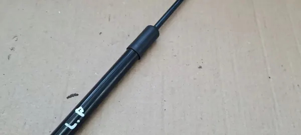 A7 C8 4K Motorhuv Dämpare Vänster Höger Fram 4K0823359 image 5