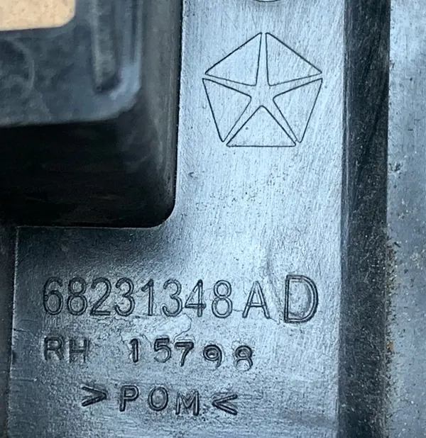 DODGE CHARGER 2018 Suporte de para-choque traseiro direito 68231348AD image 3