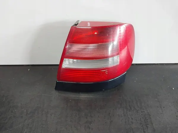 Audi A4 B5 Luz Trasera Derecha 8D0945096G image 3