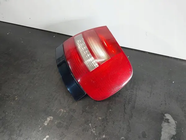 Audi A4 B5 Luz Trasera Derecha 8D0945096G image 4