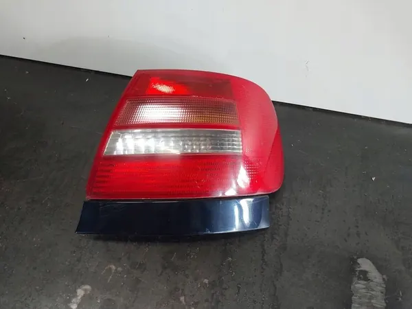 Audi A4 B5 Luz Trasera Derecha 8D0945096G image 6