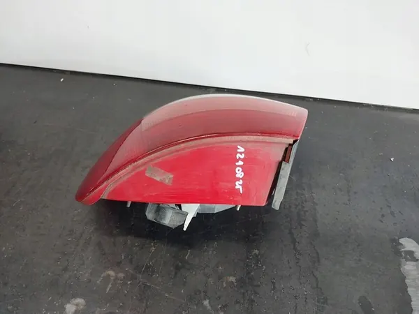 Audi A4 B5 Luz Trasera Derecha 8D0945096G image 9