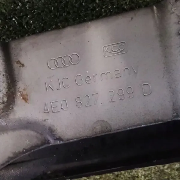 Audi A8 D3 Kofferraum-Scharnier OEM 4E0827300D image 4