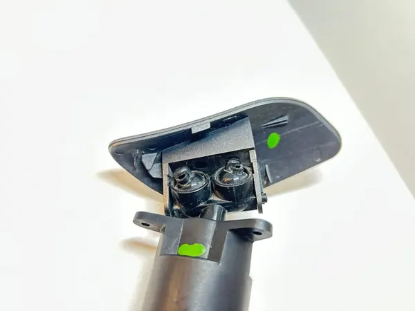 2008 Porsche Cayenne Voorlamp Spuitmond 7L5955978A image 4