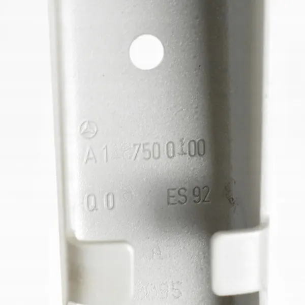 Linker kofferbakscharnier OEM A1187500100 Mercedes CLA II image 4
