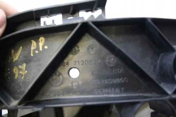 Support de phare avant droit BMW E87 image 5