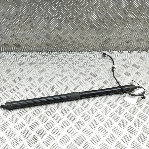 Vasen takaluukun aktuaattori VW Touareg 3.0L 7P6827851D image 3