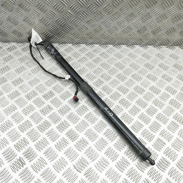 Vasen takaluukun aktuaattori VW Touareg 3.0L 7P6827851D image 4