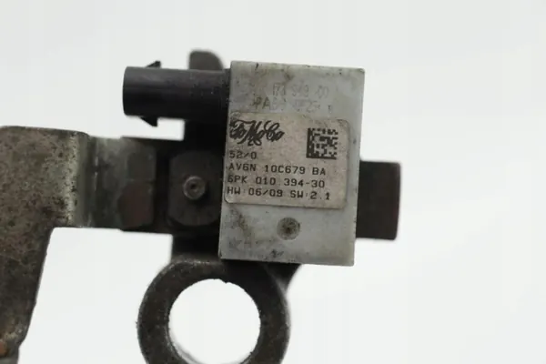 Abrazadera de batería AV6N-10C679-BA con fusible image 3