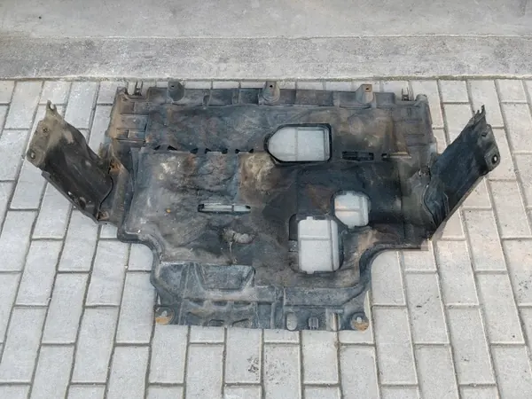 Escudo motor Mazda 3 BL OEM - Usado 2009-2013 image 2