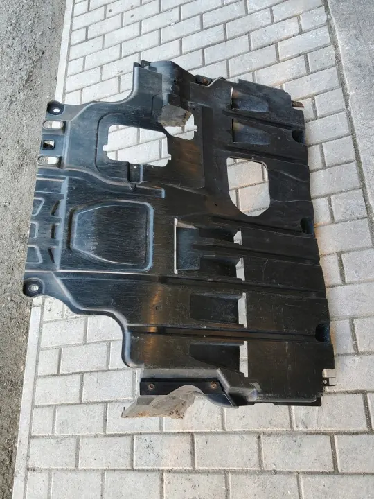 Escudo motor Mazda 3 BL OEM - Usado 2009-2013 image 5