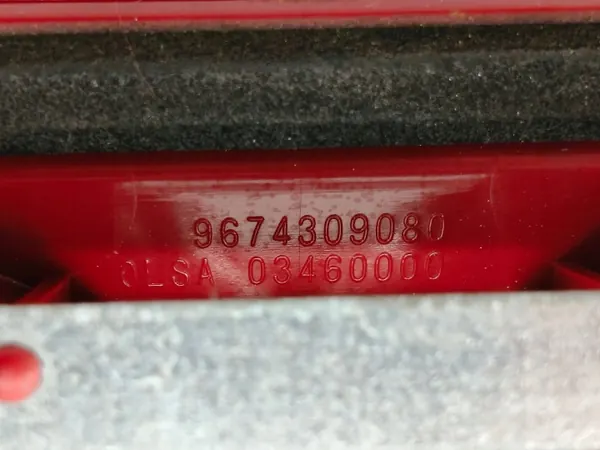 Derde remlicht OEM 9674309080 voor Peugeot 208 image 4
