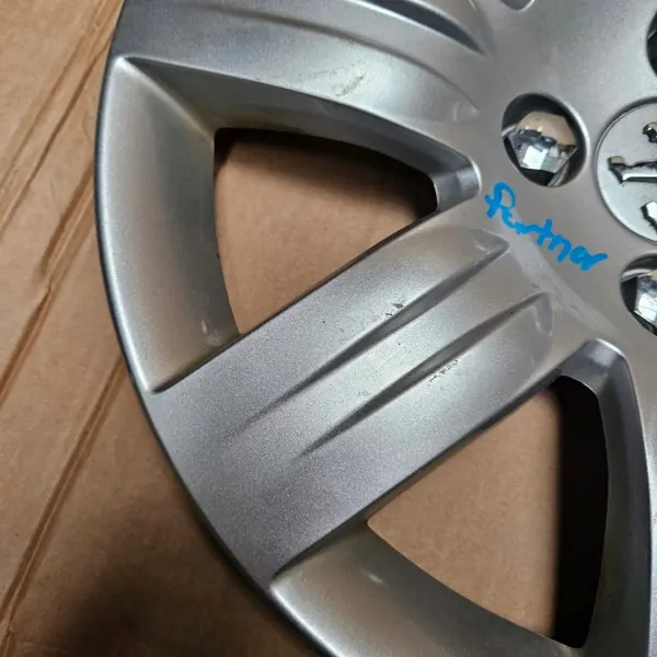 Peugeot Partner III Pyöränkansi 16" OEM Käytetty image 3