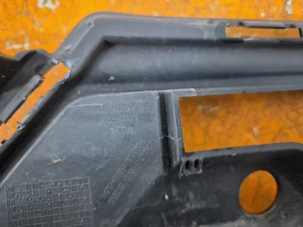 VOLVO XC60 II 17- R-DESIGN Griglia Anteriore Paraurti 32296071 image 6